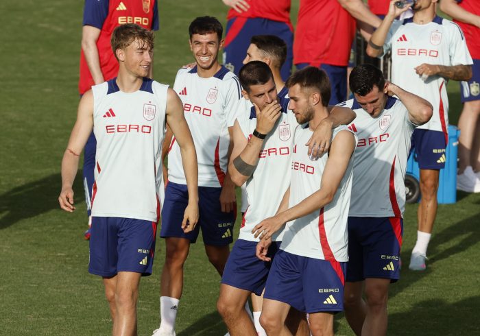 Diez 'fijos' y un dilema para Luis de la Fuente ante Francia