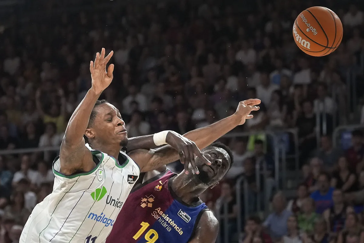 El Unicaja responde al Barça con una paliza en el Palau