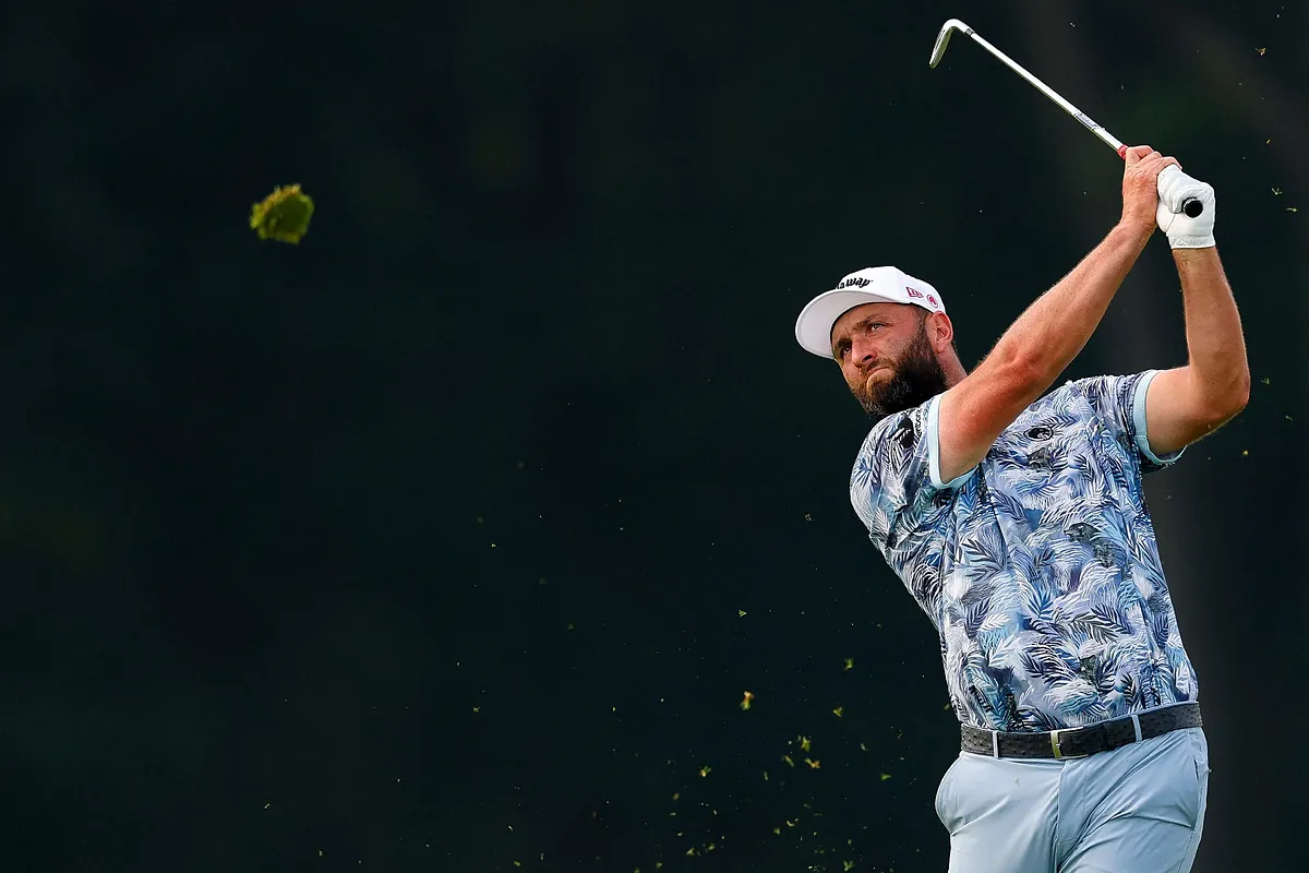 Jon Rahm doma a 'driveazos' el campo más difícil del mundo
