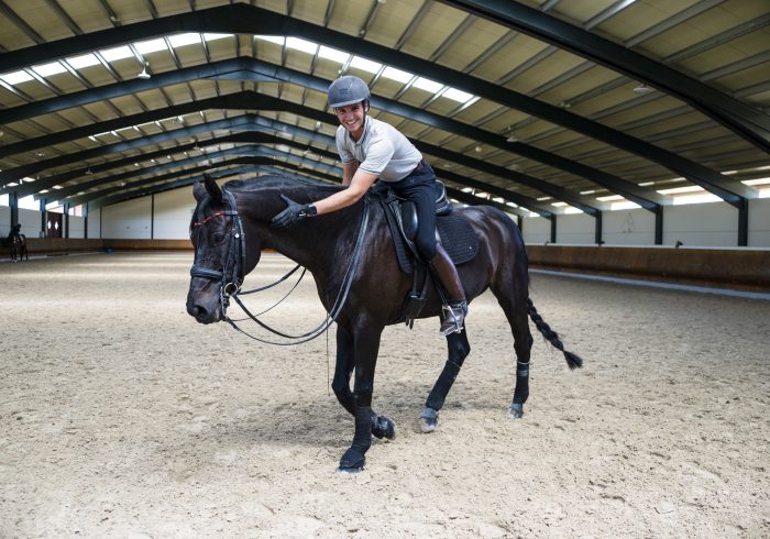Juan Matute, el jinete que volvió a la vida tras un derrame cerebral por el que le dieron hasta la extremaunción: "Los caballos me miraban raro. Asustados"