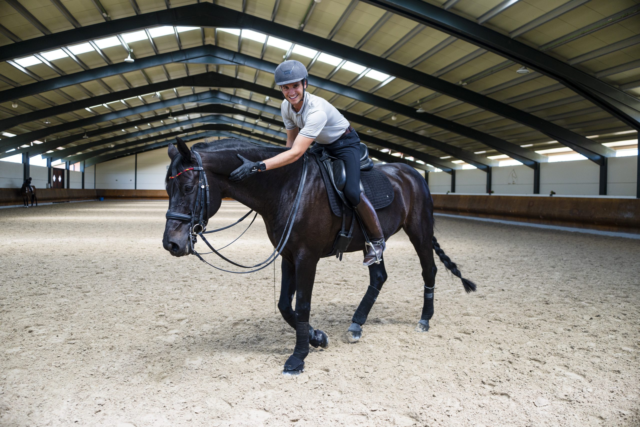 Juan Matute, el jinete que volvió a la vida tras un derrame cerebral por el que le dieron hasta la extremaunción: "Los caballos me miraban raro. Asustados"