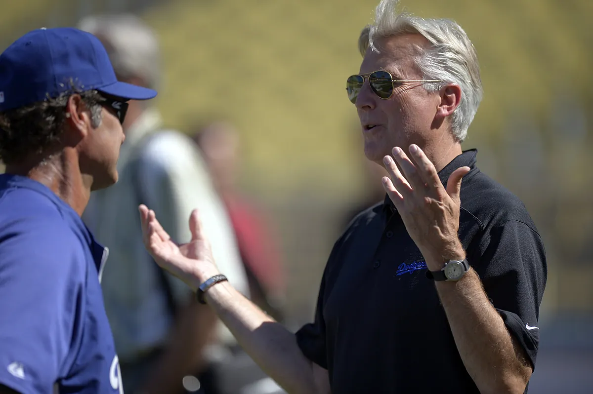 Los Buss venden los Lakers al dueño de los Dodgers por una cifra récord