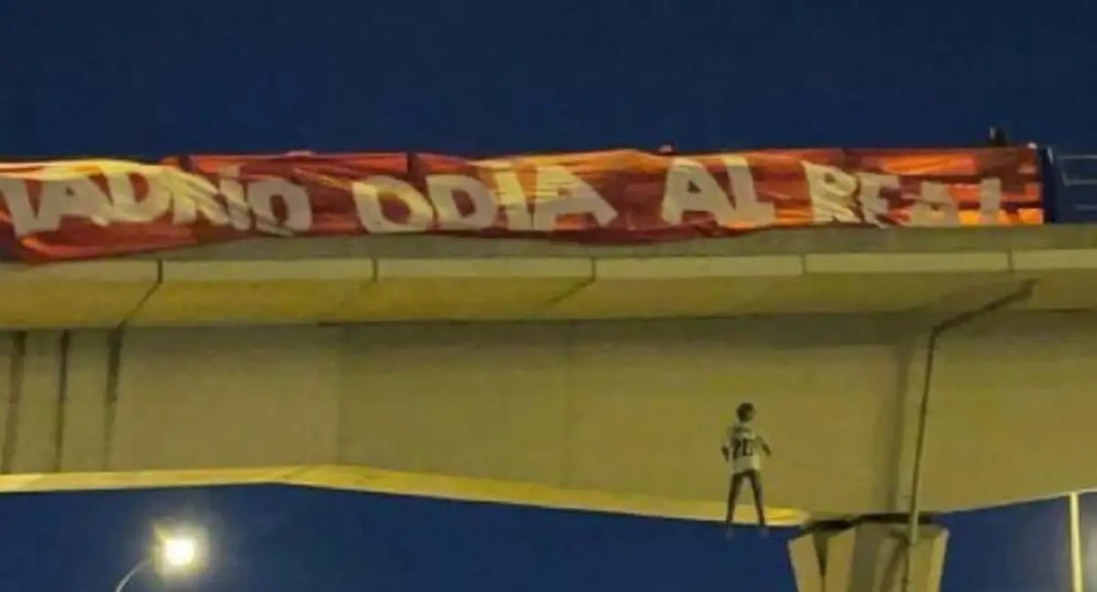 Los ultras del Frente Atlético que colgaron un muñeco de Vinicius pactan sus condenas y no entrarán en la cárcel
