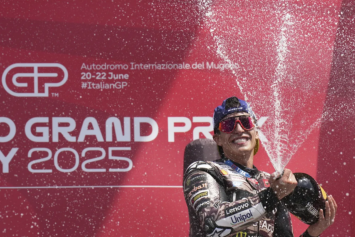 Marc Márquez reina en Mugello por delante de su hermano Álex y asesta un duro golpe al Mundial