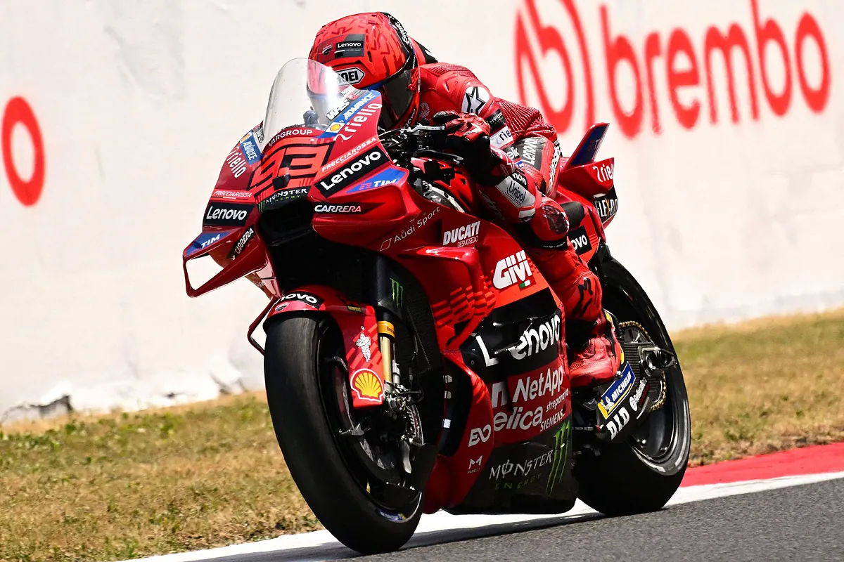Márquez no da tregua y se impone en la 'sprint' de Mugello tras una gran remontada