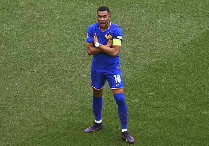 Mbappé, con gol y asistencia, da el bronce a Francia ante Alemania