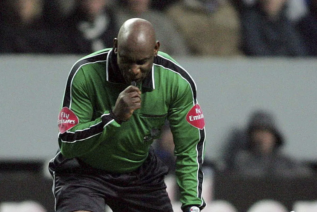 Muere a los 65 años Uriah Rennie, el primer árbitro negro de la Premier League