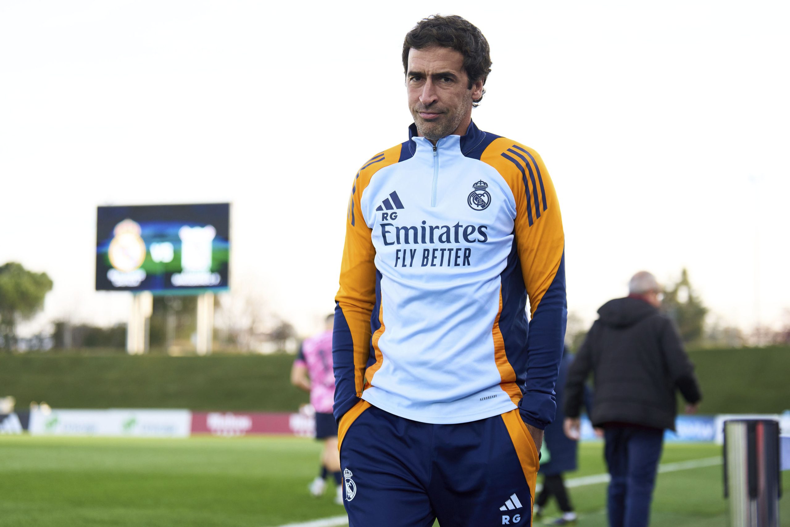 Raúl, obligado a hacer madridismo en el exilio: deseos, desengaños, ofertas y un legado que no olvidan sus jugadores