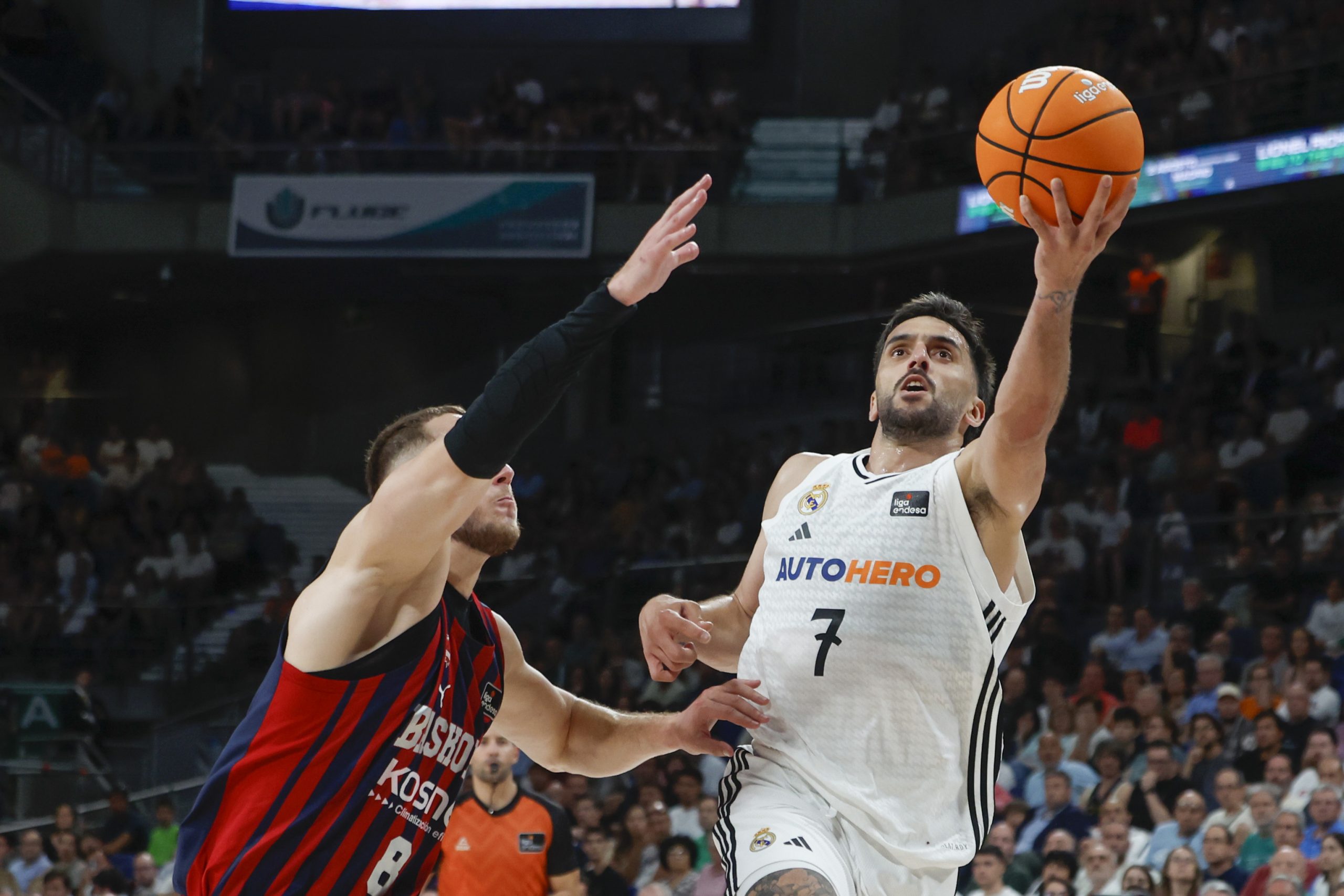 Tavares aplaca el efecto trampa del Baskonia de Laso