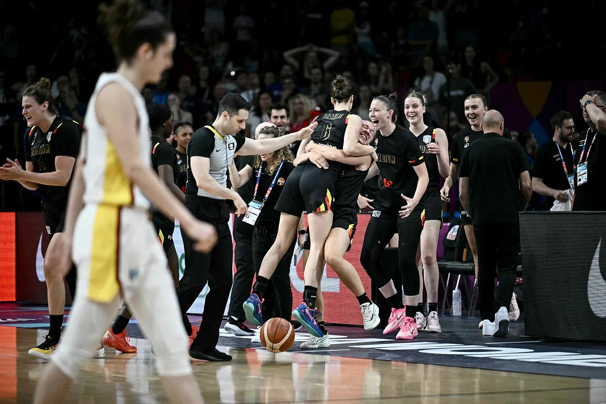Un colapso aparta a España de un quinto oro que ya sentía suyo