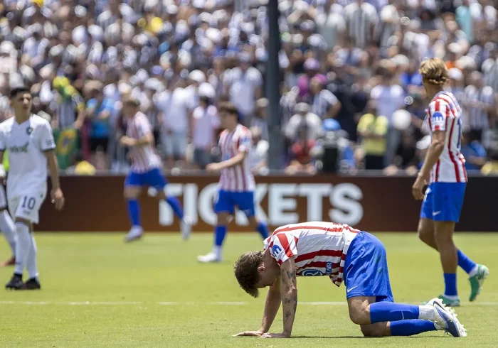 Un gol de Griezmann no sirve para evitar que el Atlético deje el Mundial por la puerta de atrás