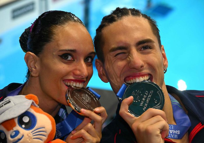 Dennis González y Mireia Hernández dan a España su sexta medalla en natación artística