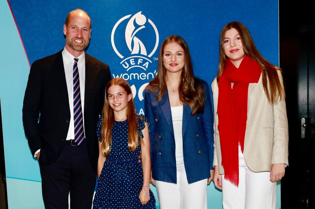 Duelo real en el palco de Suiza entre la Princesa Leonor y la Infanta Sofía y el príncipe Guillermo, quien se hace perdonar su monumental error de hace dos años
