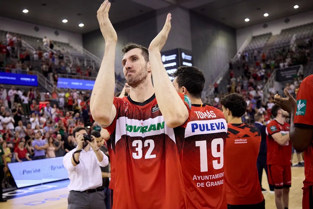 El Coviran Granada se mantiene en la Liga Endesa en detrimento del Baloncesto Sevilla