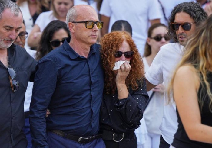 Familiares, amigos e hinchas se despiden en el funeral de Diogo Jota y su hermano André en Gondomar: "Siempre tenía una sonrisa"