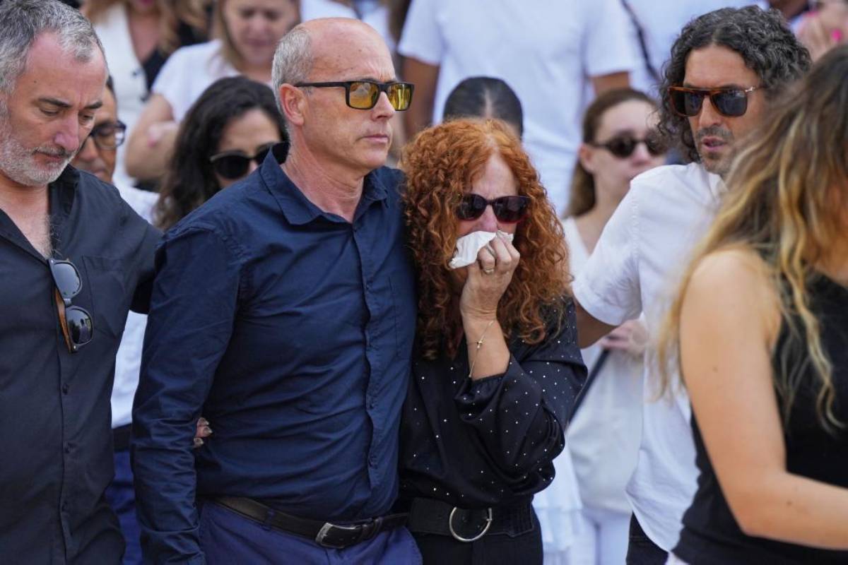 Familiares, amigos e hinchas se despiden en el funeral de Diogo Jota y su hermano André en Gondomar: "Siempre tenía una sonrisa"