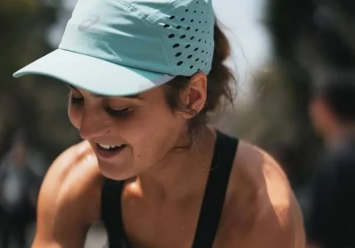 La atleta Sara Alonso sufre un percance en un entrenamiento en la montaña y dice adiós a la temporada: "Llámame, por favor, me ha atacado una vaca"