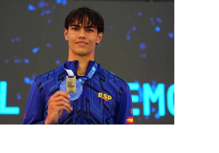 Luca Hoek, una bala de 17 años para la natación española