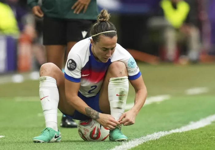 Lucy Bronze confiesa que jugó la Eurocopa 2025 con una fractura en la tibia
