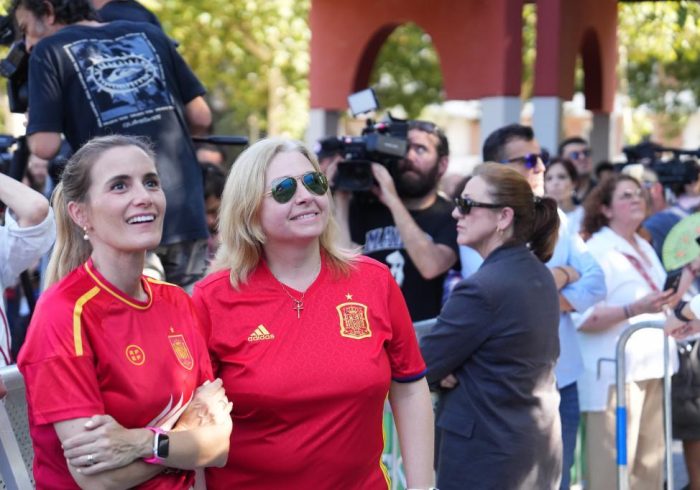 Madrid convirtió el Parque de Berlín en su Basilea improvisada: una marea roja latió al ritmo de la final, contuvo la respiración y se rompió con los penaltis