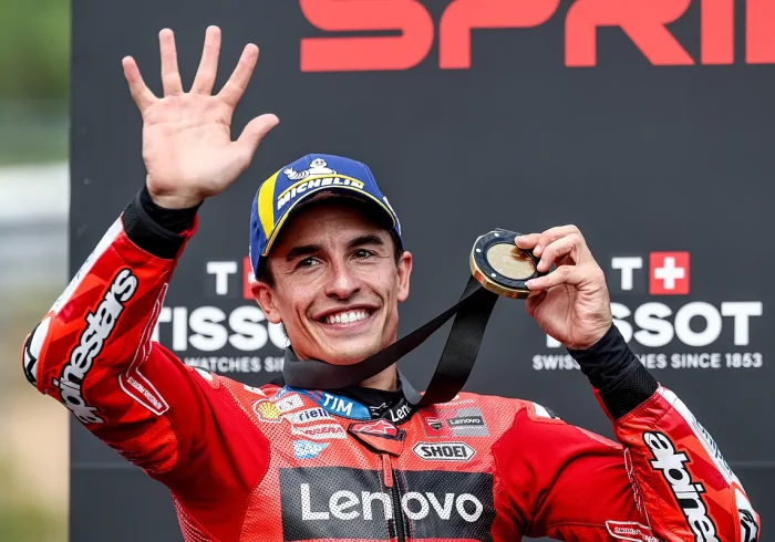 Marc Márquez gana con suspense en la 'sprint race' de Brno