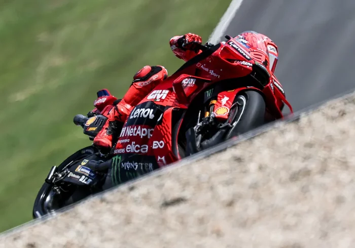 Marc Márquez se va al parón aún más líder