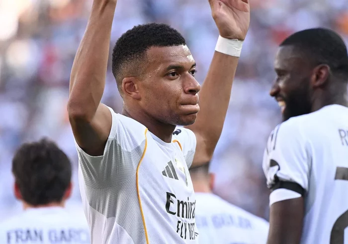 Mbappé apuesta por el '10' y deja vacante el '9' en el Real Madrid