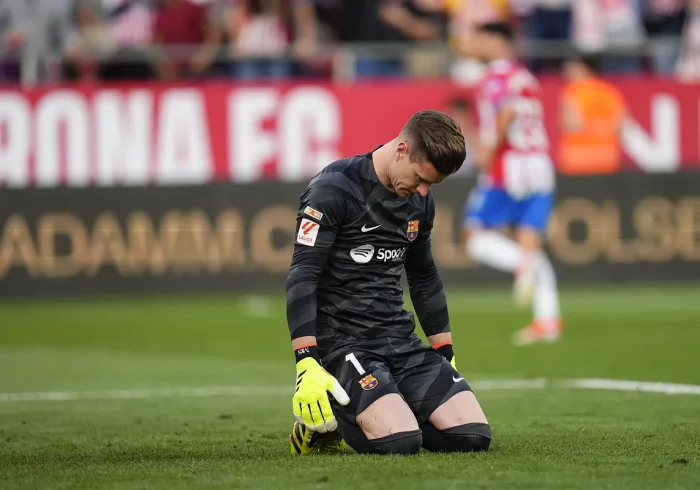 Ter Stegen, intervenido con éxito en la espalda