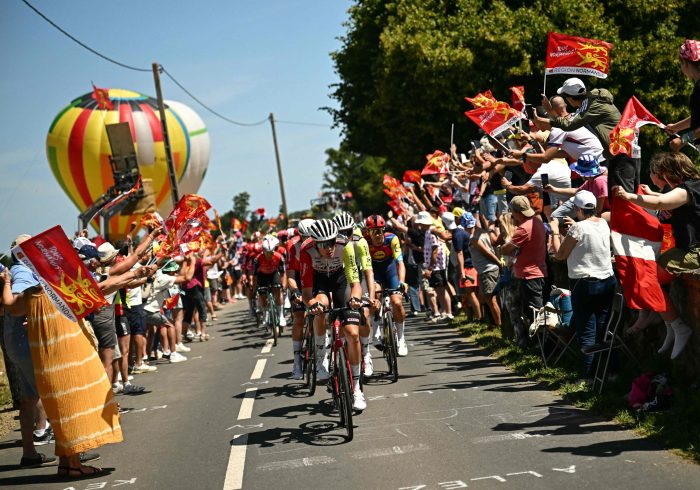 Van der Poel recupera el liderato por sólo un segundo en una etapa en la que Pogacar permitió la primera fuga