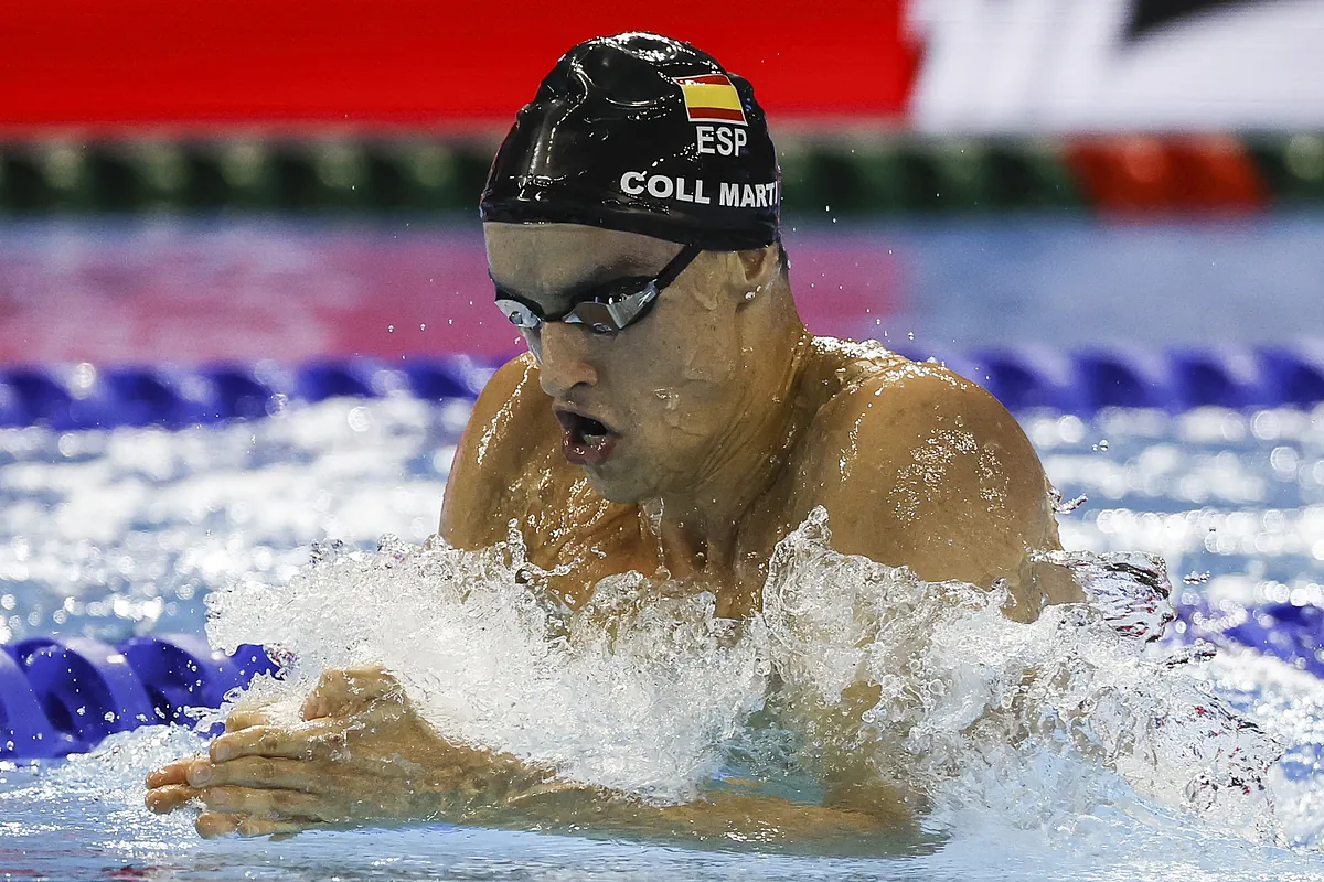 Carles Coll nada primero la mitad de la final de 200 braza, a ritmo de récord mundial, pero paga el esfuerzo y acaba octavo