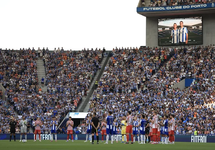 Lágrimas y poco fútbol en el homenaje a Diogo Jota y su hermano André entre el Oporto y el Atlético en el que vencieron los lusos