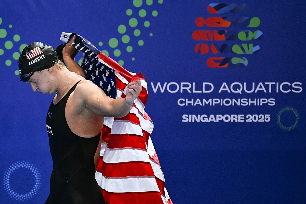 Ledecky resiste el ataque de McIntosh y se impone en unos 800 metros libre inolvidables