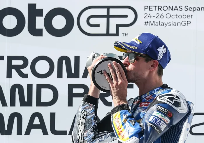 Álex Márquez se lleva la victoria en Sepang