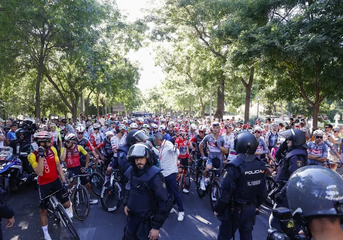 Antiviolencia propone multas de hasta 5.000 euros a 38 personas por los altercados en las últimas cuatro etapas de la Vuelta