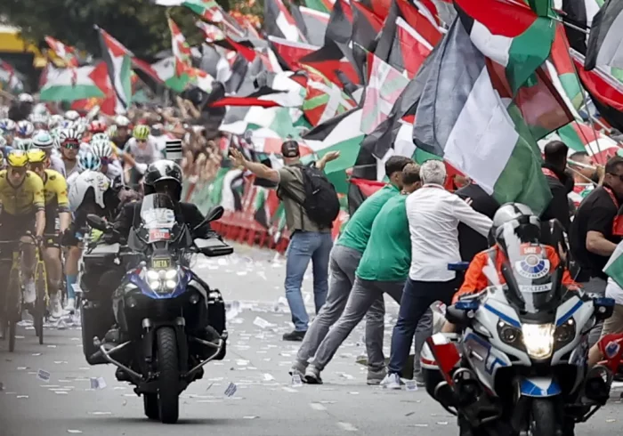 Antiviolencia propone nuevas sanciones a otros 53 manifestantes por invadir la calzada y enfrentarse a la Policía durante La Vuelta