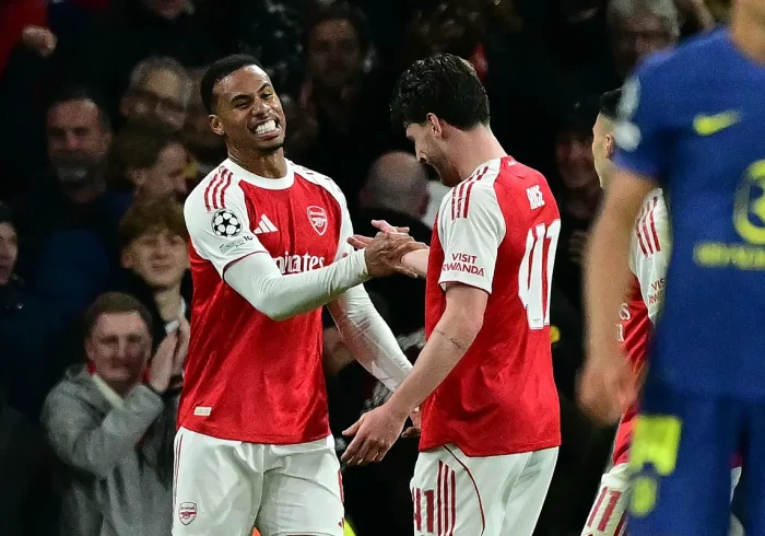 El Arsenal se lleva un duelo de altura donde la igualdad de centímetros, 183 de media, no sirvió a los de Simeone: "Ellos son mejores"