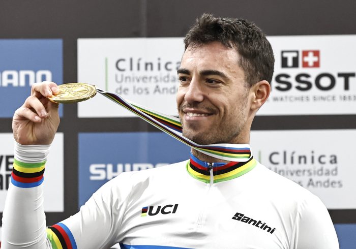 El ciclista Albert Torres gana la medalla de oro en la prueba de ómnium en el Mundial de Chile