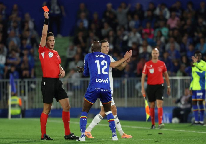 El Getafe se da un tiro en el pie y el Madrid sujeta el liderato antes del clásico