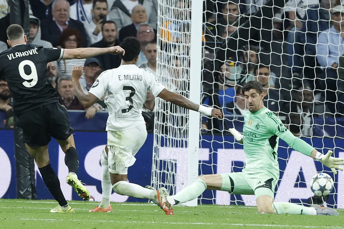 El "momento clave" de Courtois y la posición "intermedia" de Bellingham: "Es de los más completos del mundo"