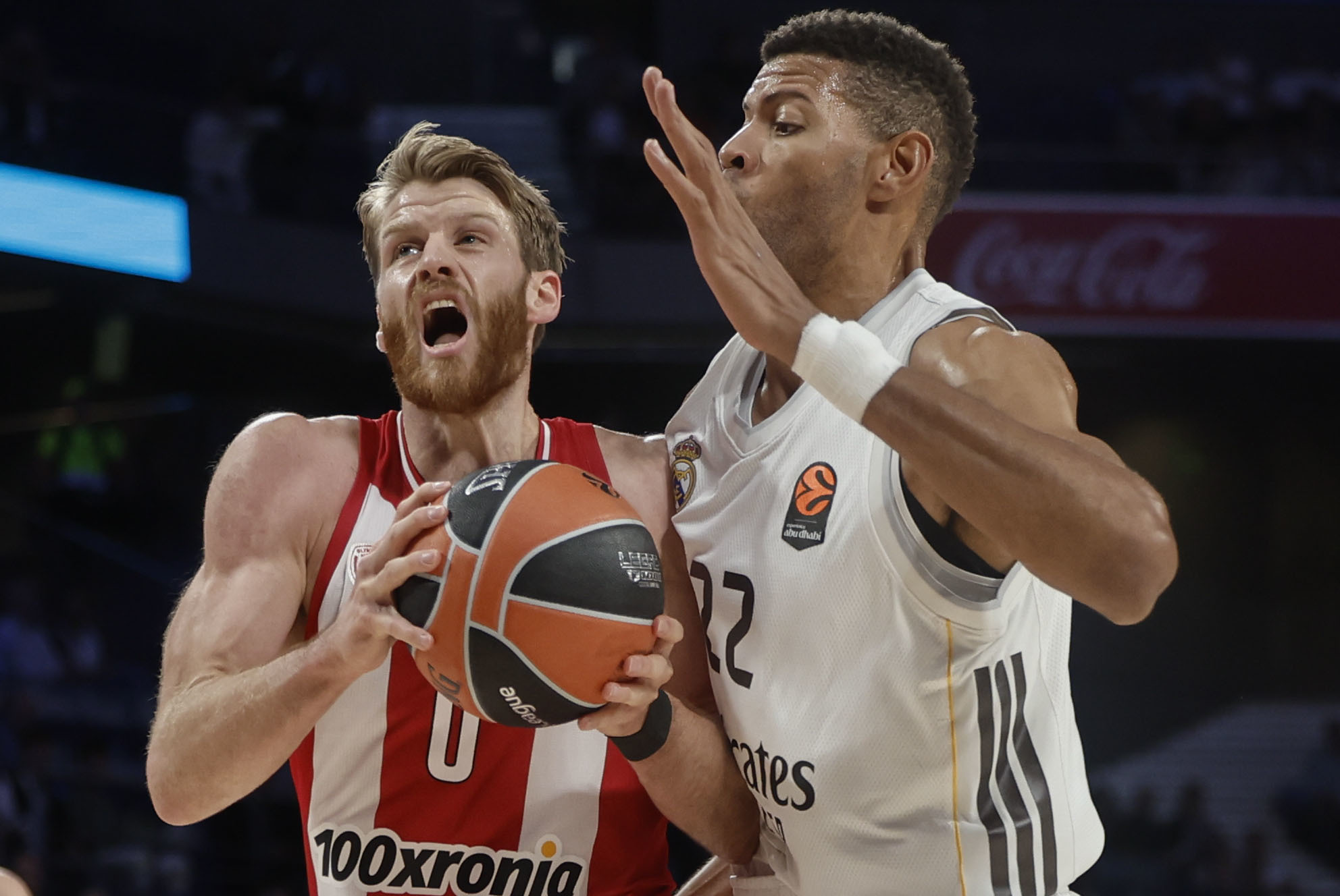 El Real Madrid de Scariolo despega con un recital defensivo ante el Olympiacos
