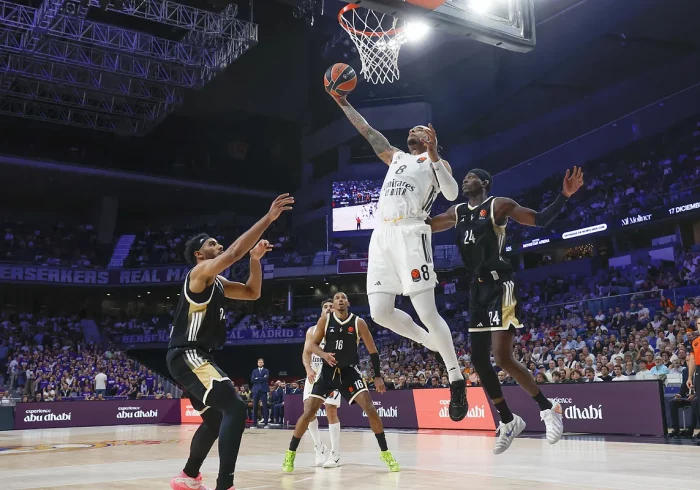 El Real Madrid liquida al Asvel en la primera gran noche de Chuma Okeke