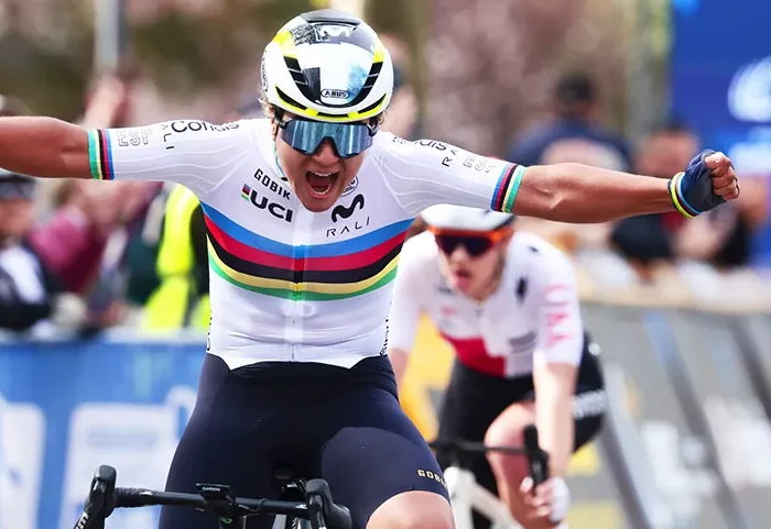 España se baña en oro en el Europeo de ciclismo: doblete histórico de Paula Ostiz en júnior y triunfo de Blasi en sub'23
