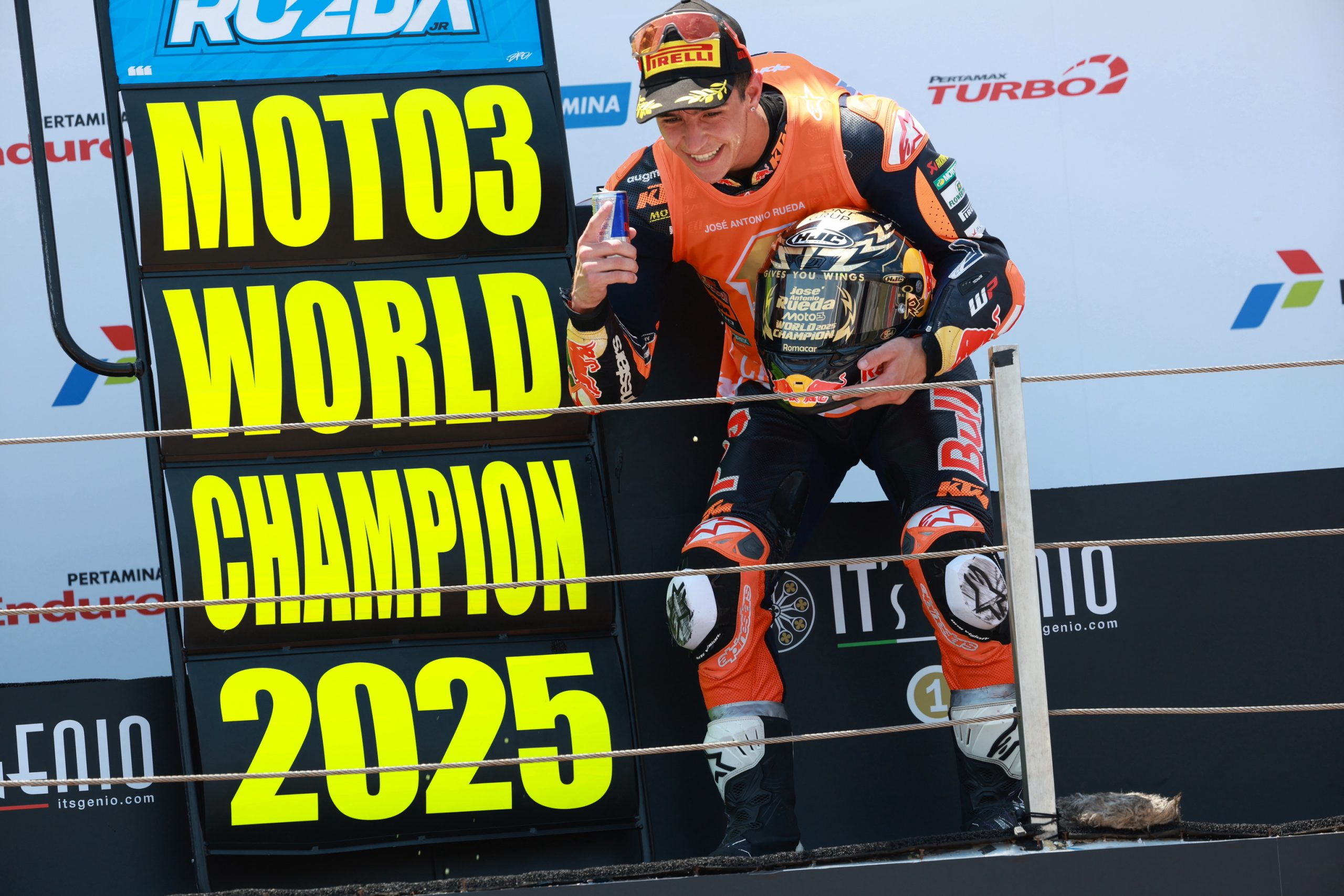Fermín Aldeguer logra en Indonesia su primera victoria en MotoGP; José Antonio Rueda, campeón del mundo de Moto3