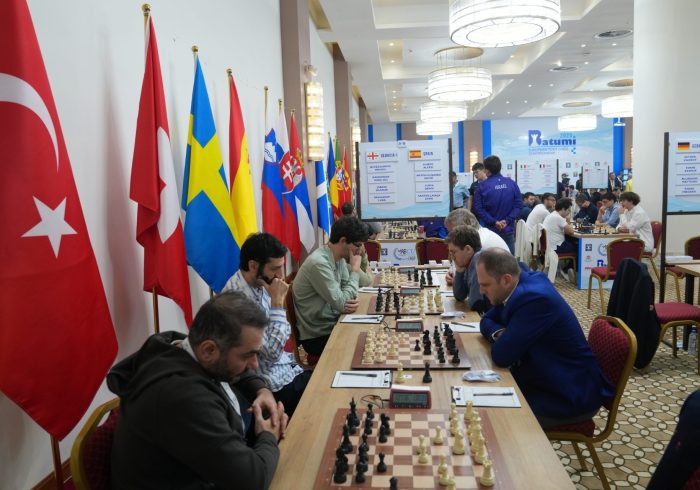 Incendio en la selección española de ajedrez: Shirov acusa al capitán de "dictador" por obligarle a jugar demasiadas partidas