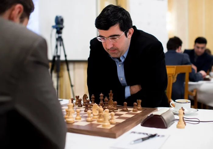 La Federación Internacional señala al ex campeón mundial Vladimir Kramnik tras la muerte de Naroditsky
