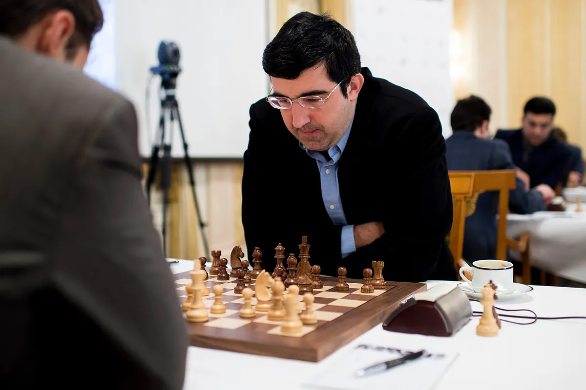 La Federación Internacional señala al ex campeón mundial Vladimir Kramnik tras la muerte de Naroditsky