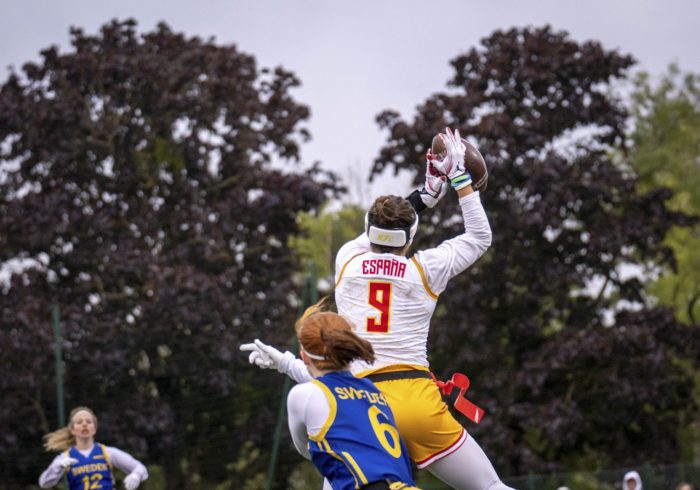 La gesta de la España de fútbol flag después de concentrarse en una granja: "Nos trataron muy bien, pero dormíamos en literas, al lado de los animales"