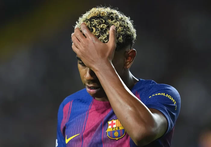 Lamine está totalmente descentrado