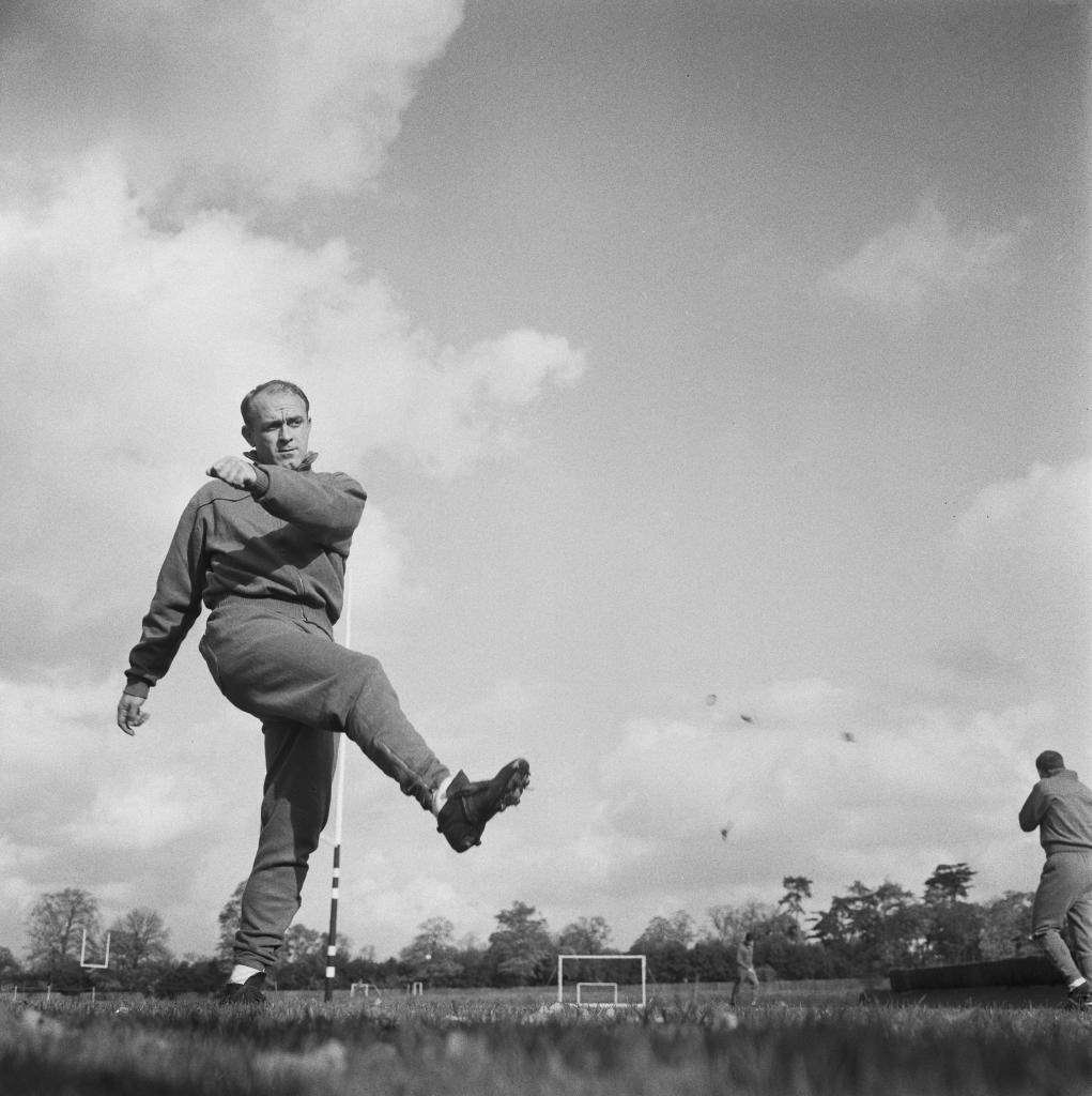 Di Stéfano, en un entrenamiento con España en Londres