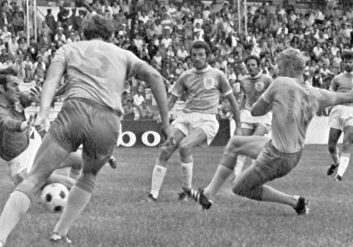 Las mil y una aventuras de la Copa Jules Rimet, el primer trofeo de los Mundiales: escondida de los nazis en una caja de zapatos, recuperada por un perro en Londres y fundida por un argentino en Río de Janeiro